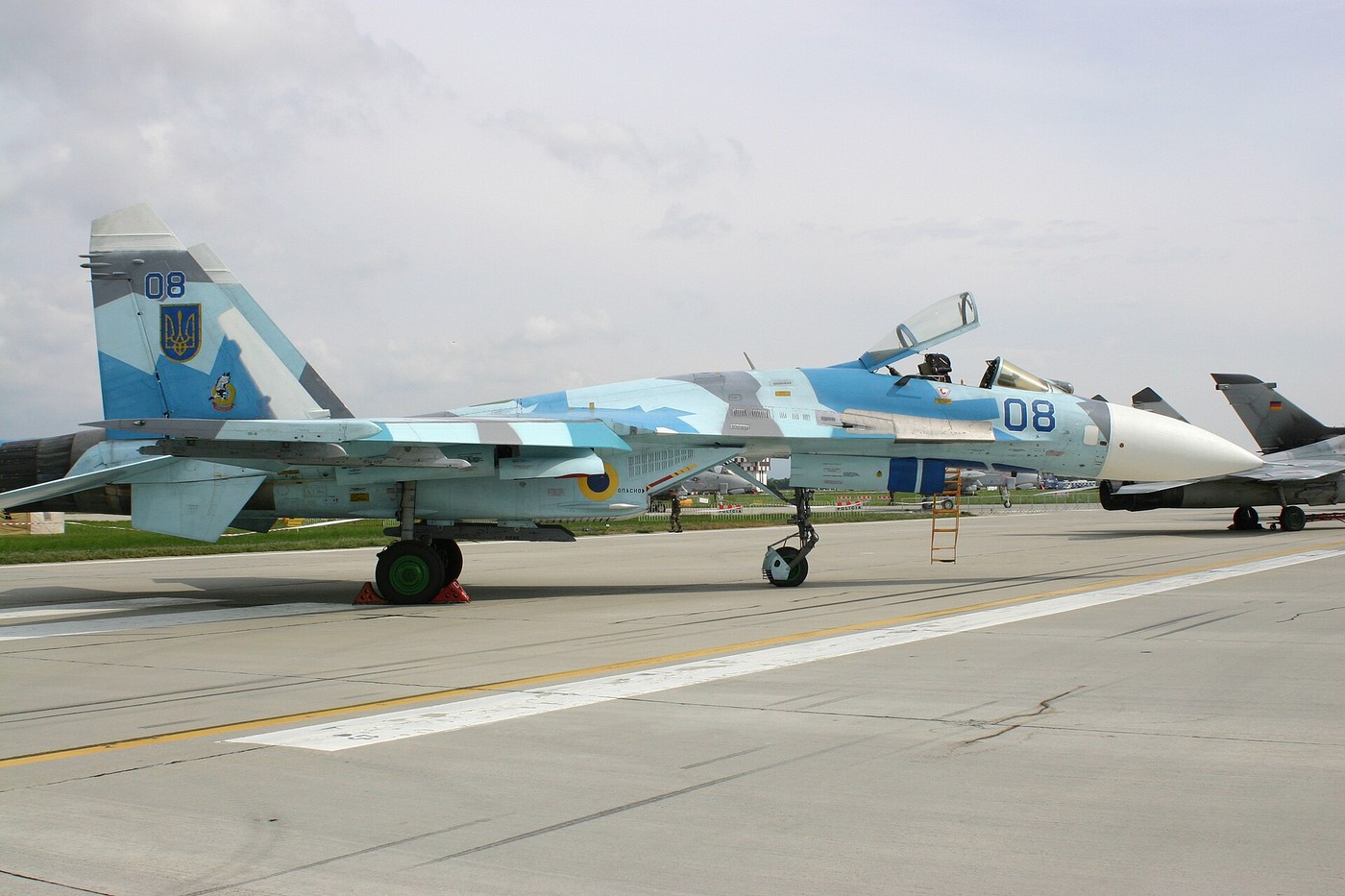 Су-27: важкий винищувач, дальність і система керування озброєнням